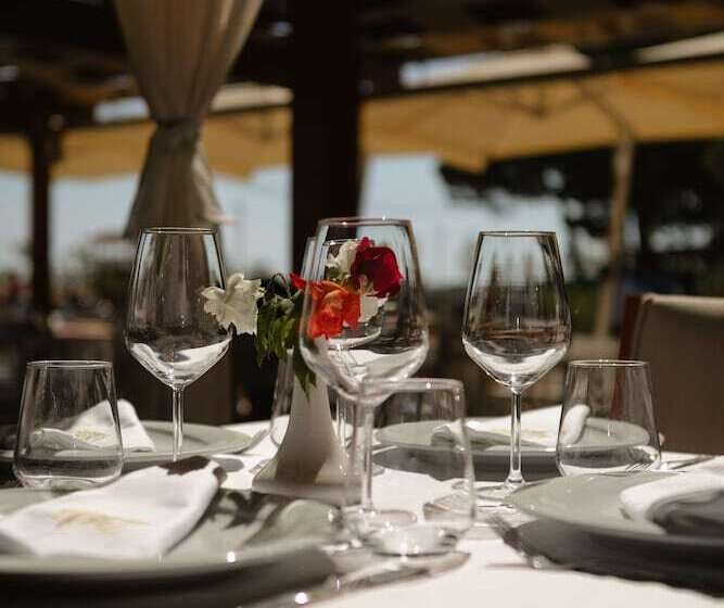 בית מלון כפרי Kompleksi Royal