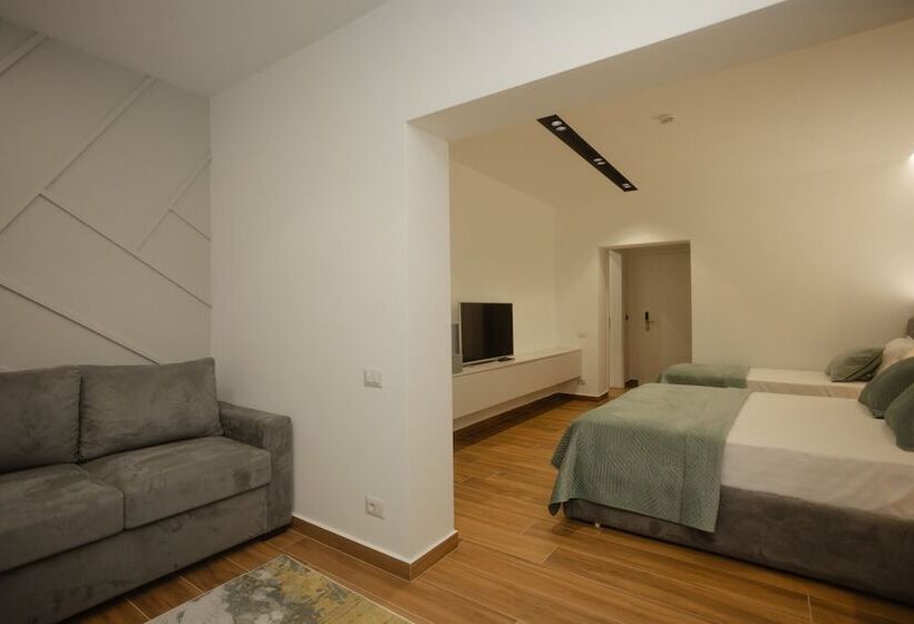 בית מלון כפרי Kompleksi Royal