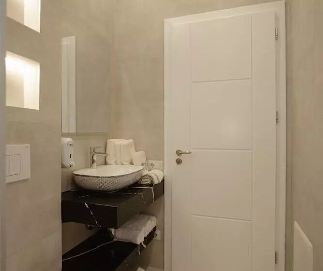 ホテル Kompleksi Royal