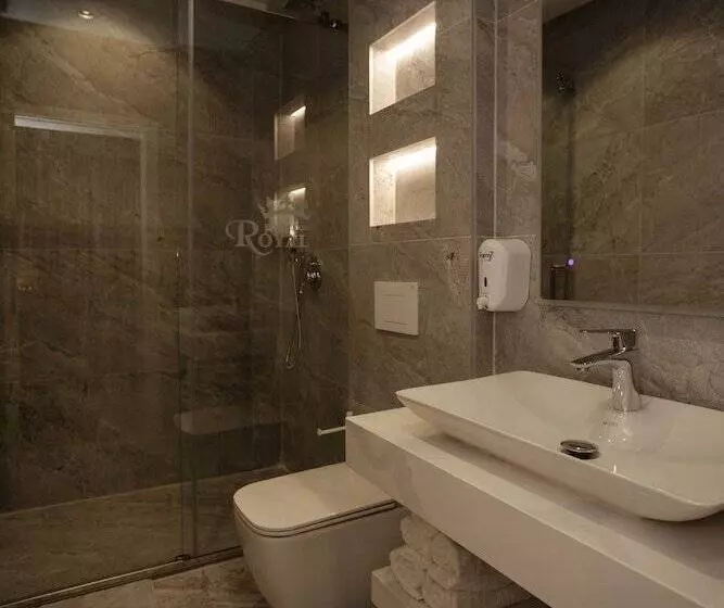 ホテル Kompleksi Royal