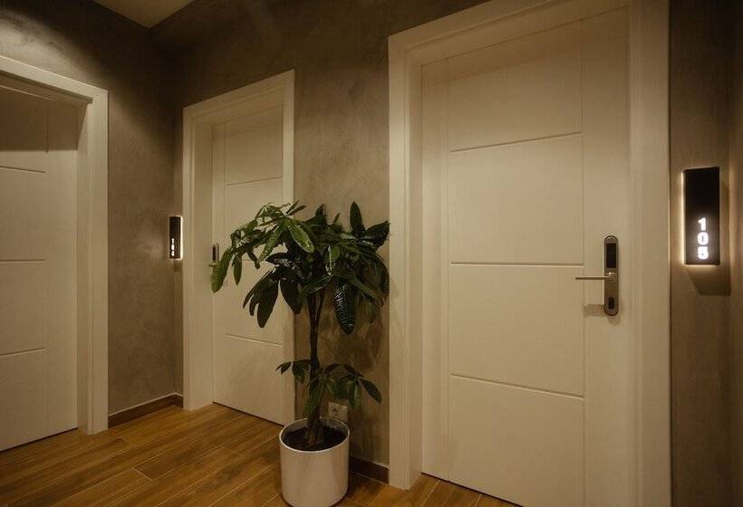 בית מלון כפרי Kompleksi Royal