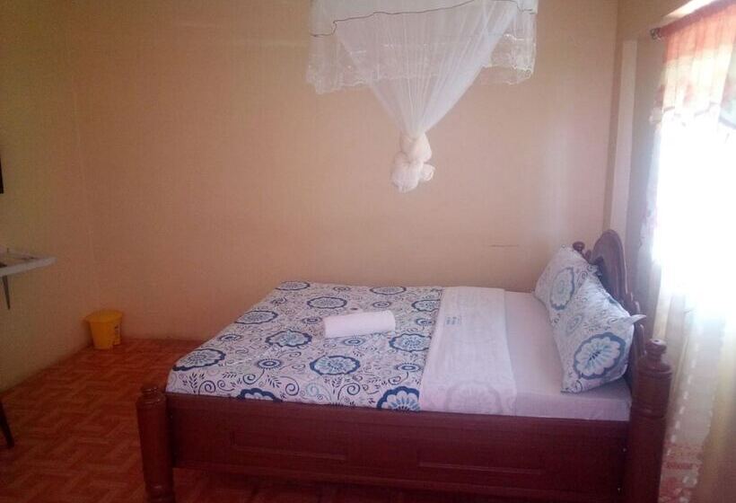 هتل Spanish Restaurant And Lodge Gilgil