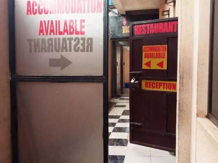 هتل Spanish Restaurant And Lodge Gilgil