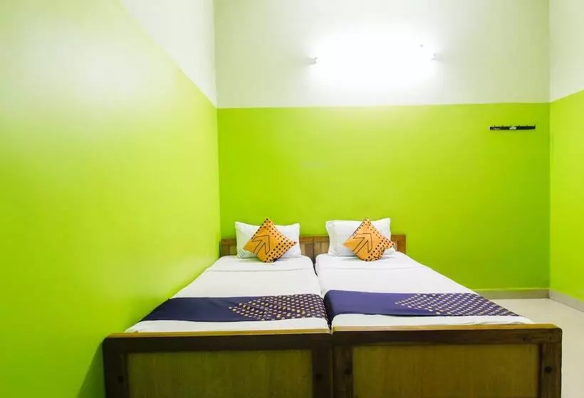 Hotelli Spot On 60738 Senaithalaivar Residency