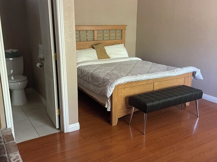 Mountain View Cabins