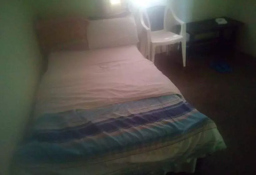 پانسیون Damuku Guest House Eldoret