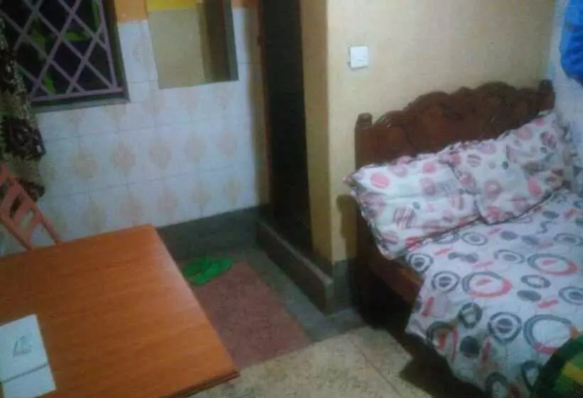 پانسیون Damuku Guest House Eldoret