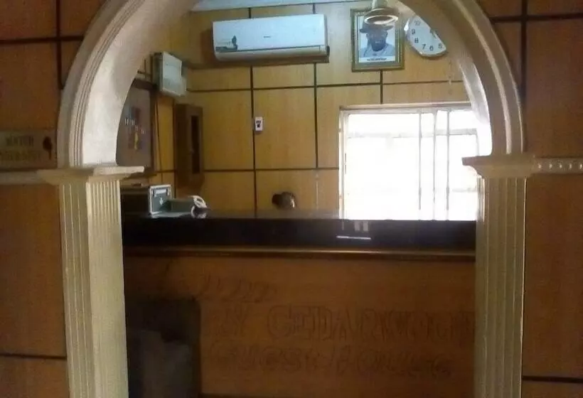 پانسیون Jerry Cedarwood Guest House