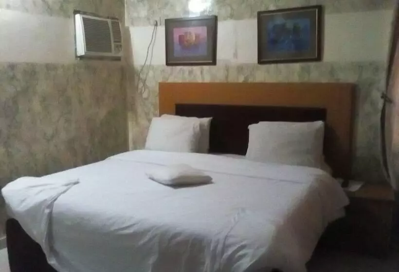 پانسیون Jerry Cedarwood Guest House