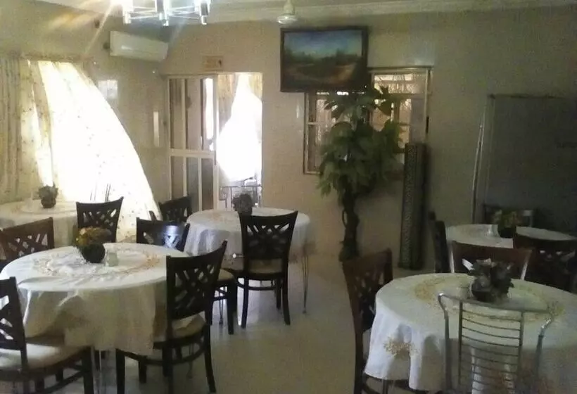 پانسیون Jerry Cedarwood Guest House