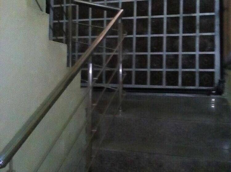 پانسیون Jerry Cedarwood Guest House