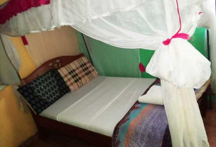 پانسیون Riverside Tourism Guest House