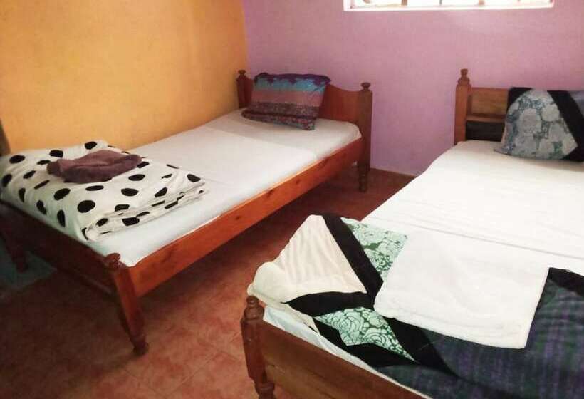 پانسیون Riverside Tourism Guest House