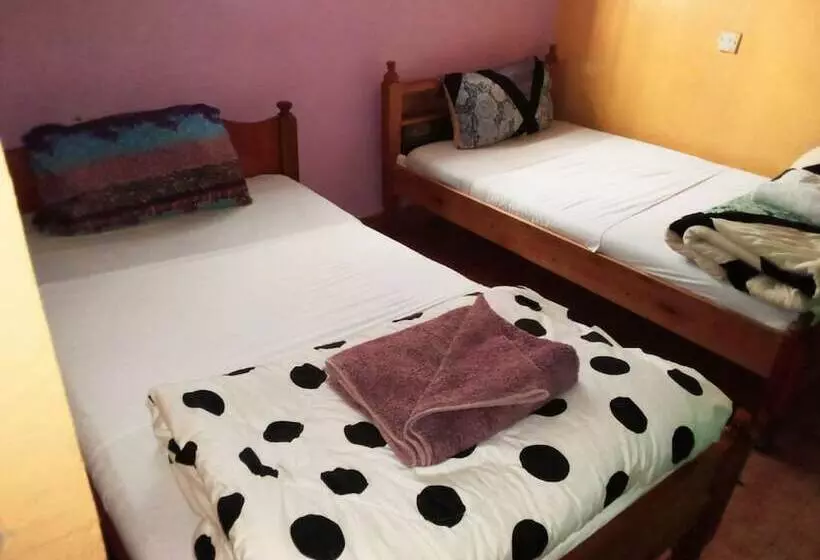 پانسیون Riverside Tourism Guest House
