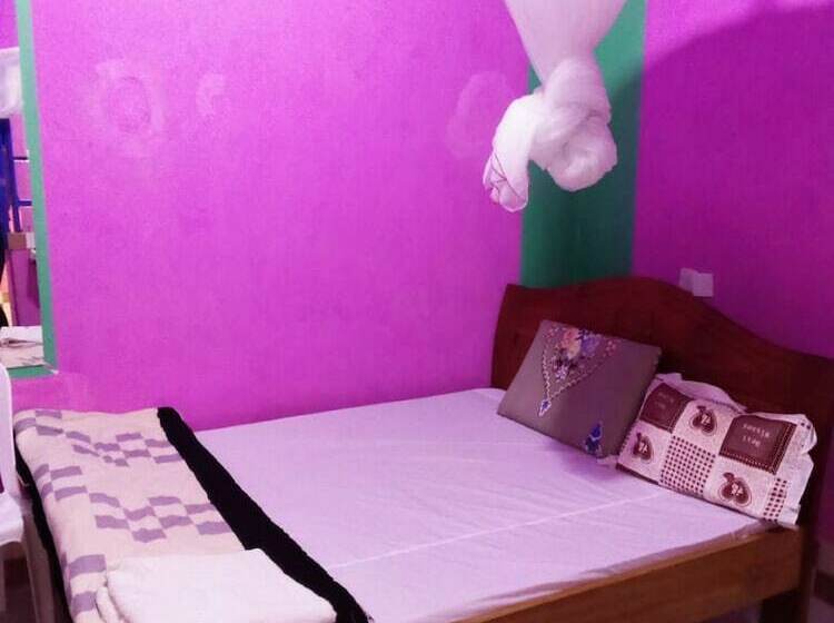 پانسیون Riverside Tourism Guest House