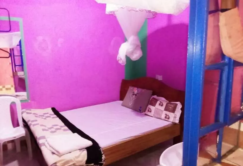 پانسیون Riverside Tourism Guest House