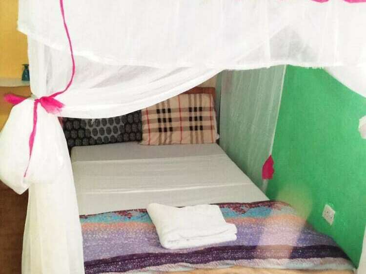 پانسیون Riverside Tourism Guest House