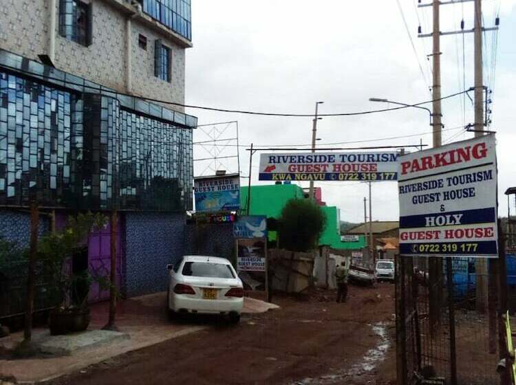 پانسیون Riverside Tourism Guest House