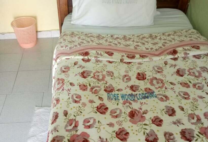 پانسیون Rose Wood Lodge