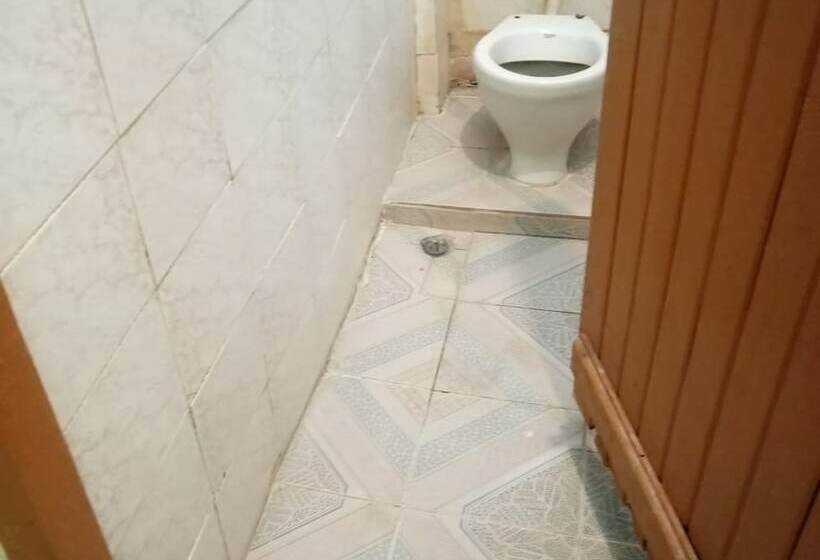 پانسیون Rose Wood Lodge