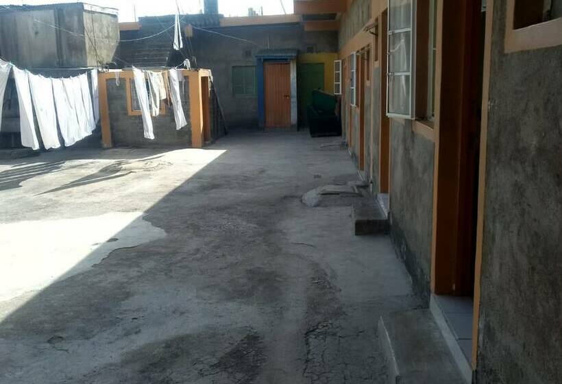 پانسیون Rose Wood Lodge