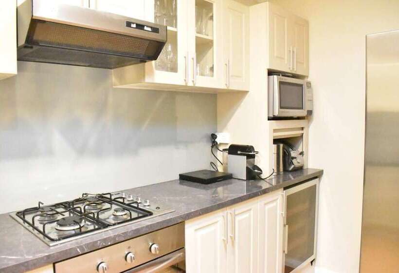 Professionally Cleaned 2bdr Villa, Great Location