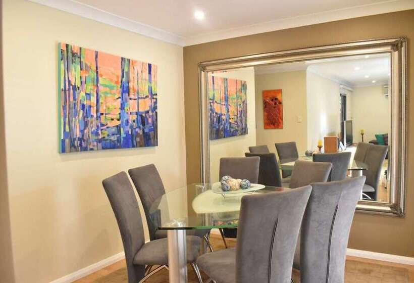 Professionally Cleaned 2bdr Villa, Great Location