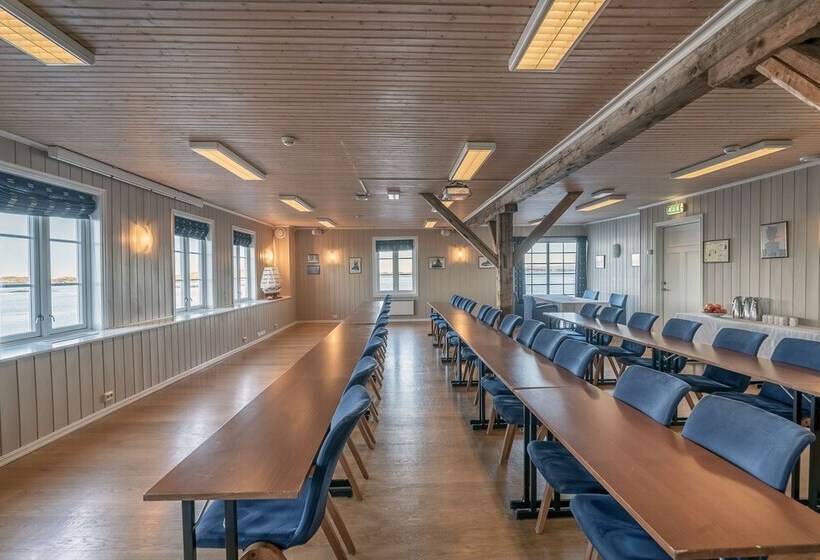 Finnøy Bryggehotell   By Classic Norway Hotels