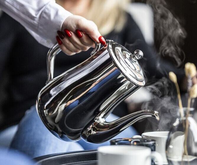 Finnøy Bryggehotell   By Classic Norway Hotels