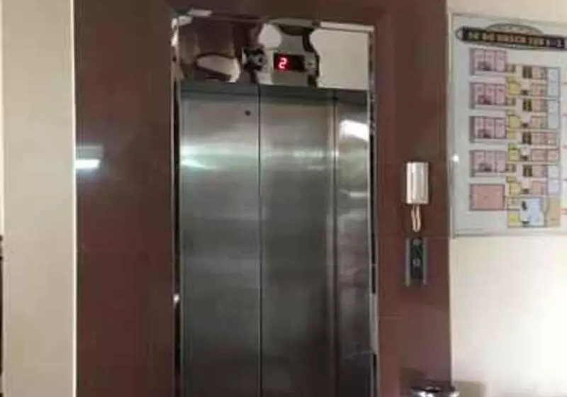 هتل 83