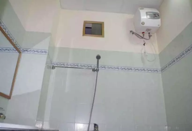 هتل 83