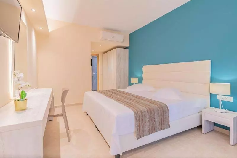 هتل Christa Apartments