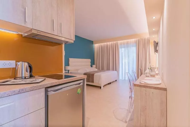 هتل Christa Apartments