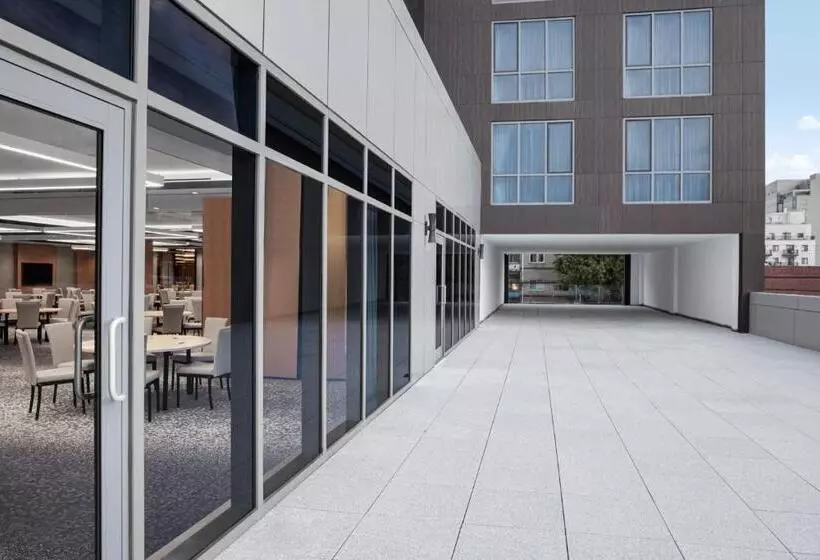 Hotelli Four Points By Sheraton Flushing