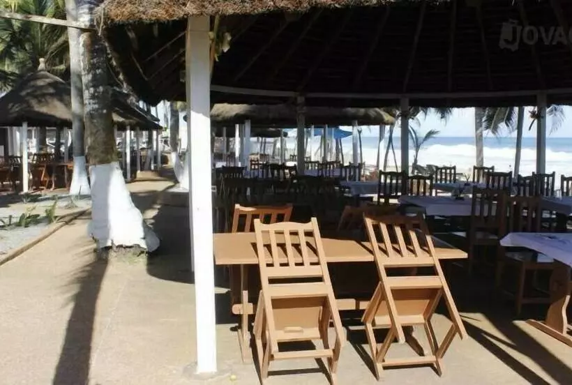 هتل Hôtel Bassam Plage