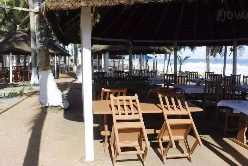 هتل Hôtel Bassam Plage