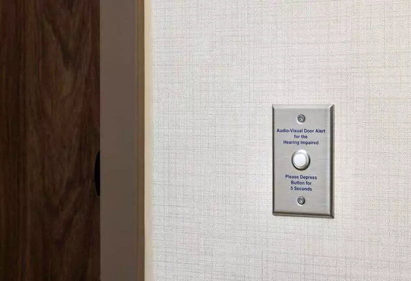 Hotelli The Oakhurst Inn At Yosemite