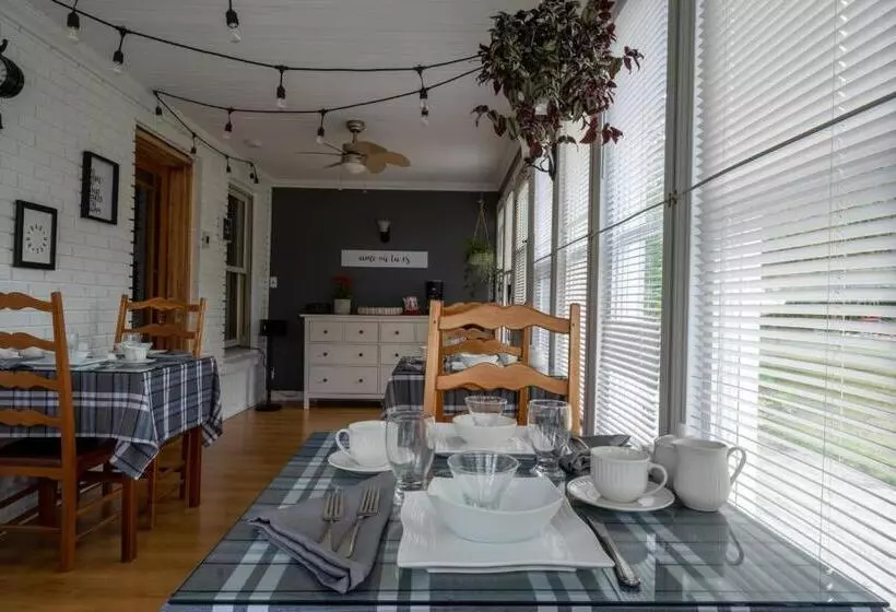 ベッドアンドブレックファースト Au Coq Du Bonheur