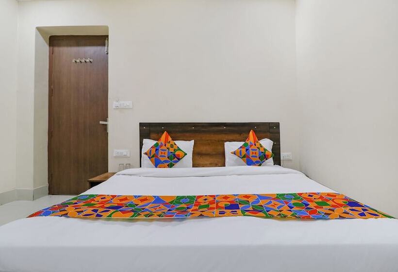 בית מלון כפרי Fabexpress Kartikey Inn