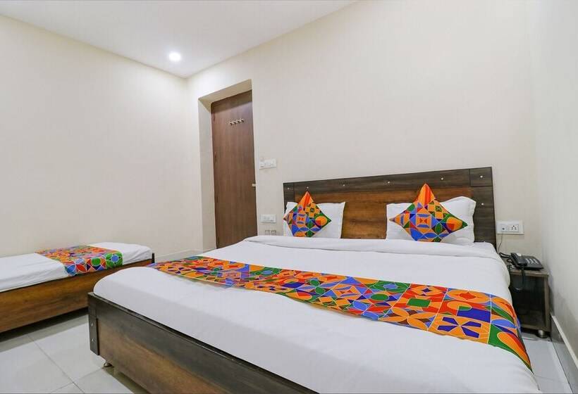 בית מלון כפרי Fabexpress Kartikey Inn