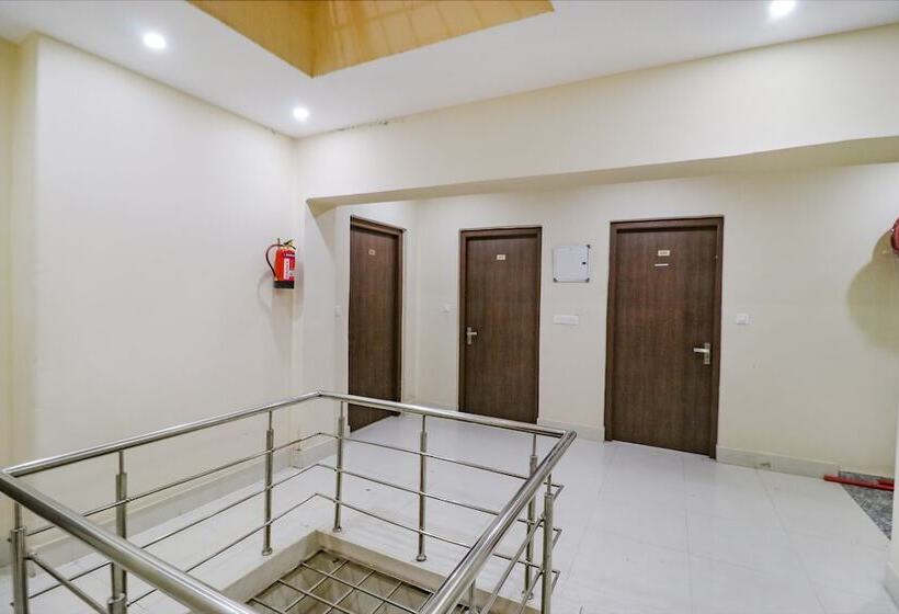 בית מלון כפרי Fabexpress Kartikey Inn