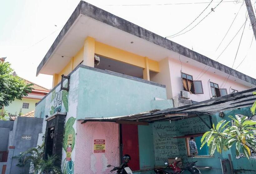 فندق Koolkost Near Beachwalk Shopping Center