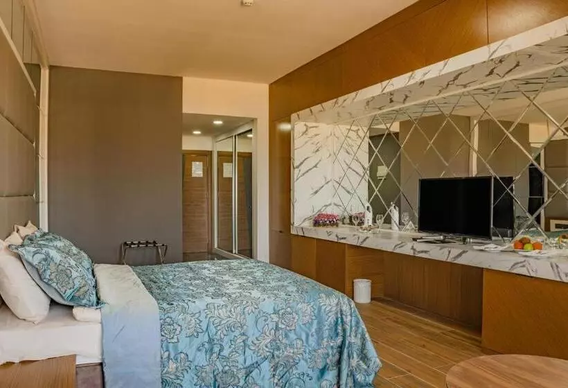 هتل Novel Centre Point