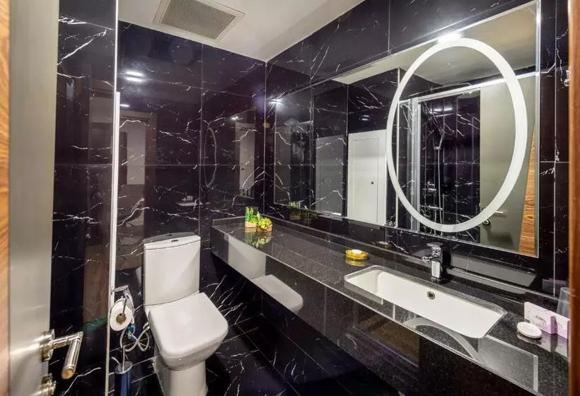 هتل Novel Centre Point