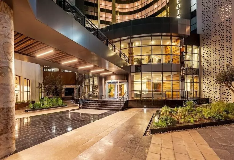 هتل Novel Centre Point