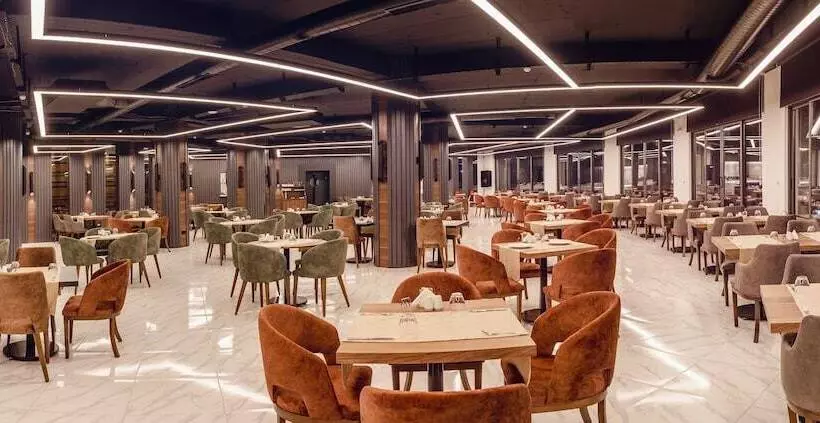 هتل Novel Centre Point