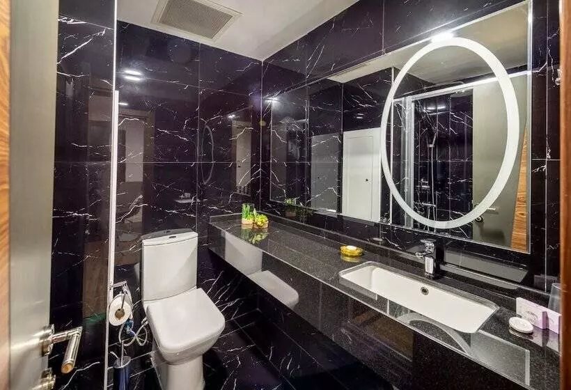 هتل Novel Centre Point