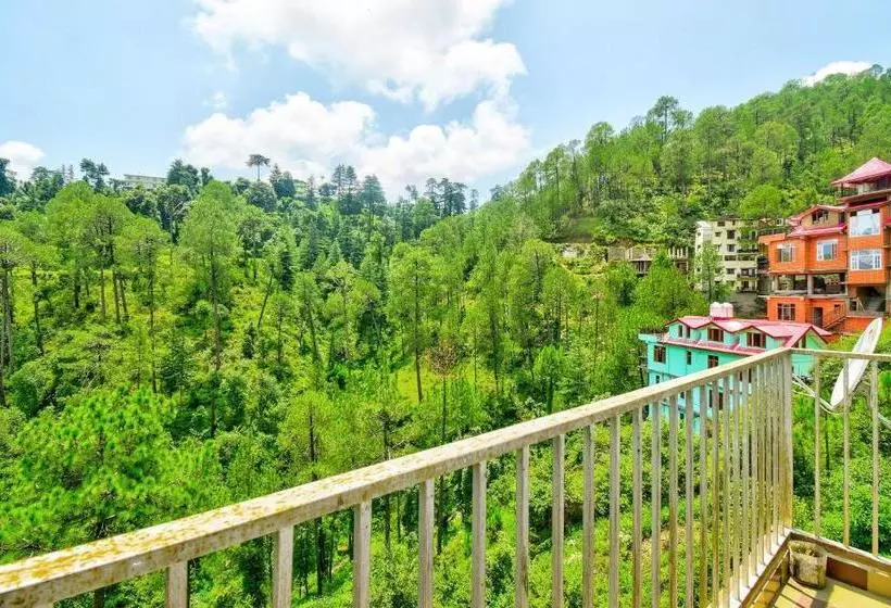 Hotelli Oyo 46779 Moksh Villa