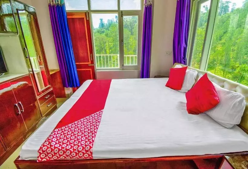 Hotelli Oyo 46779 Moksh Villa