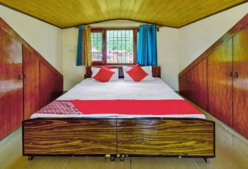 Hotelli Oyo 46779 Moksh Villa